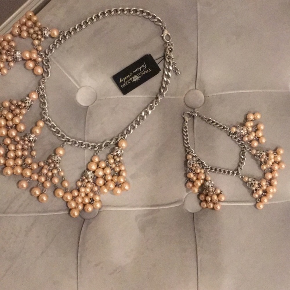 Never been worn necklace;l and bracelet.